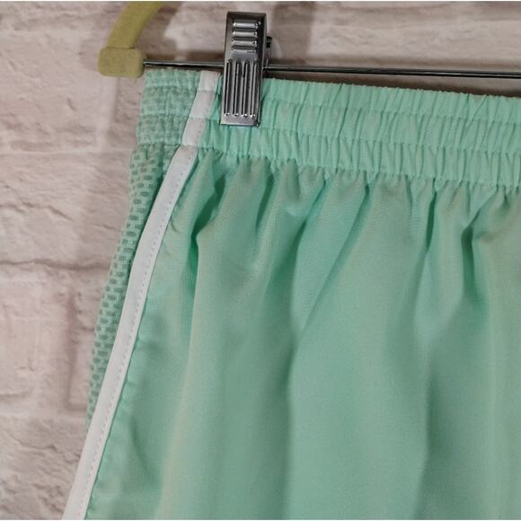 O Reebok Game Time Yucca Relaxed Mid Rise Training Running Shorts w/Liner NWT M - Picture 2 of 9